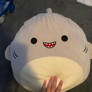16” Gordon the shark Squishmallow